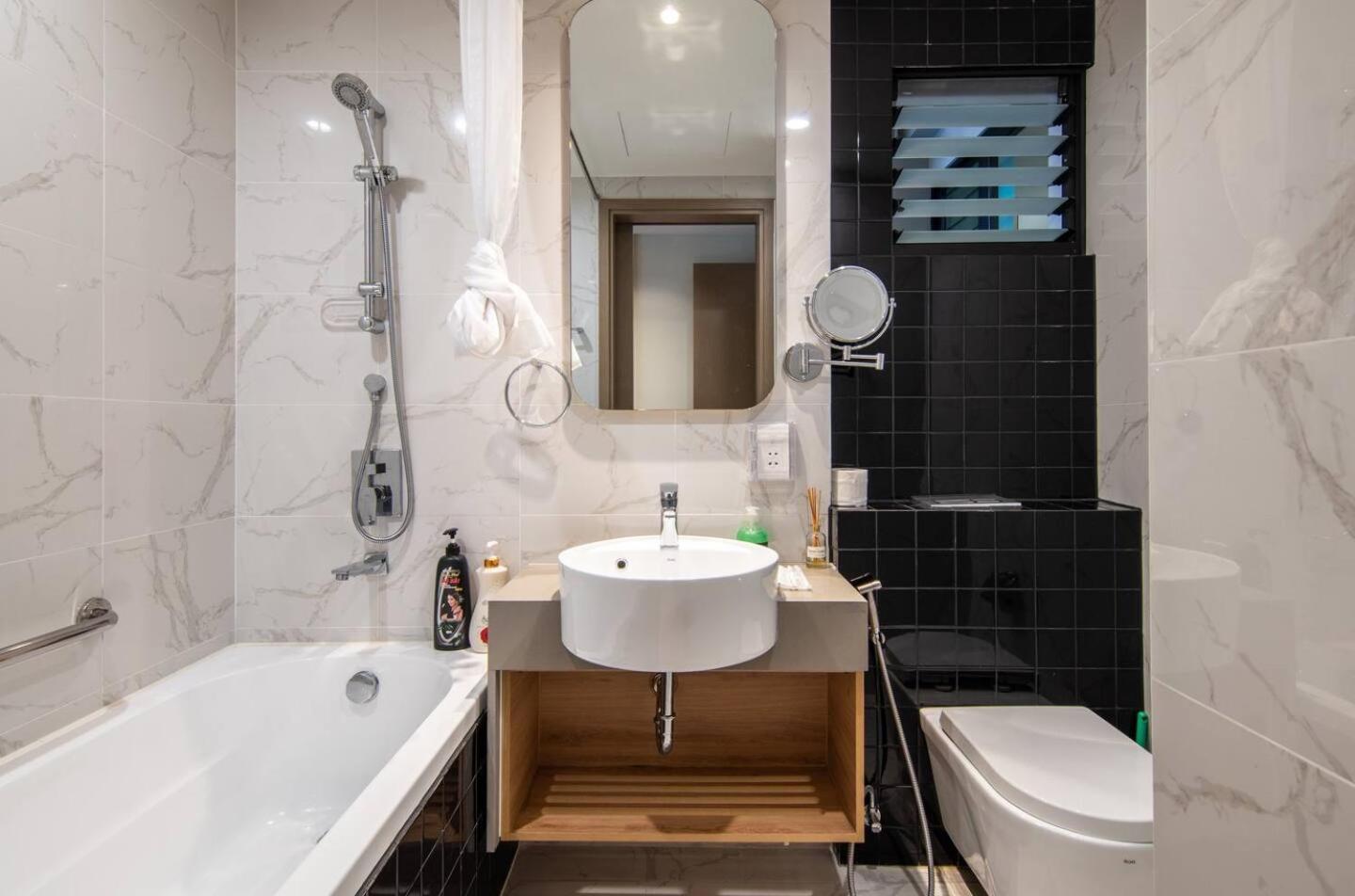 Luxury 2 Or 3Br Apartment In Dist 1 N Pool, Gym, Airport Pickup Ho Şi Min Dış mekan fotoğraf